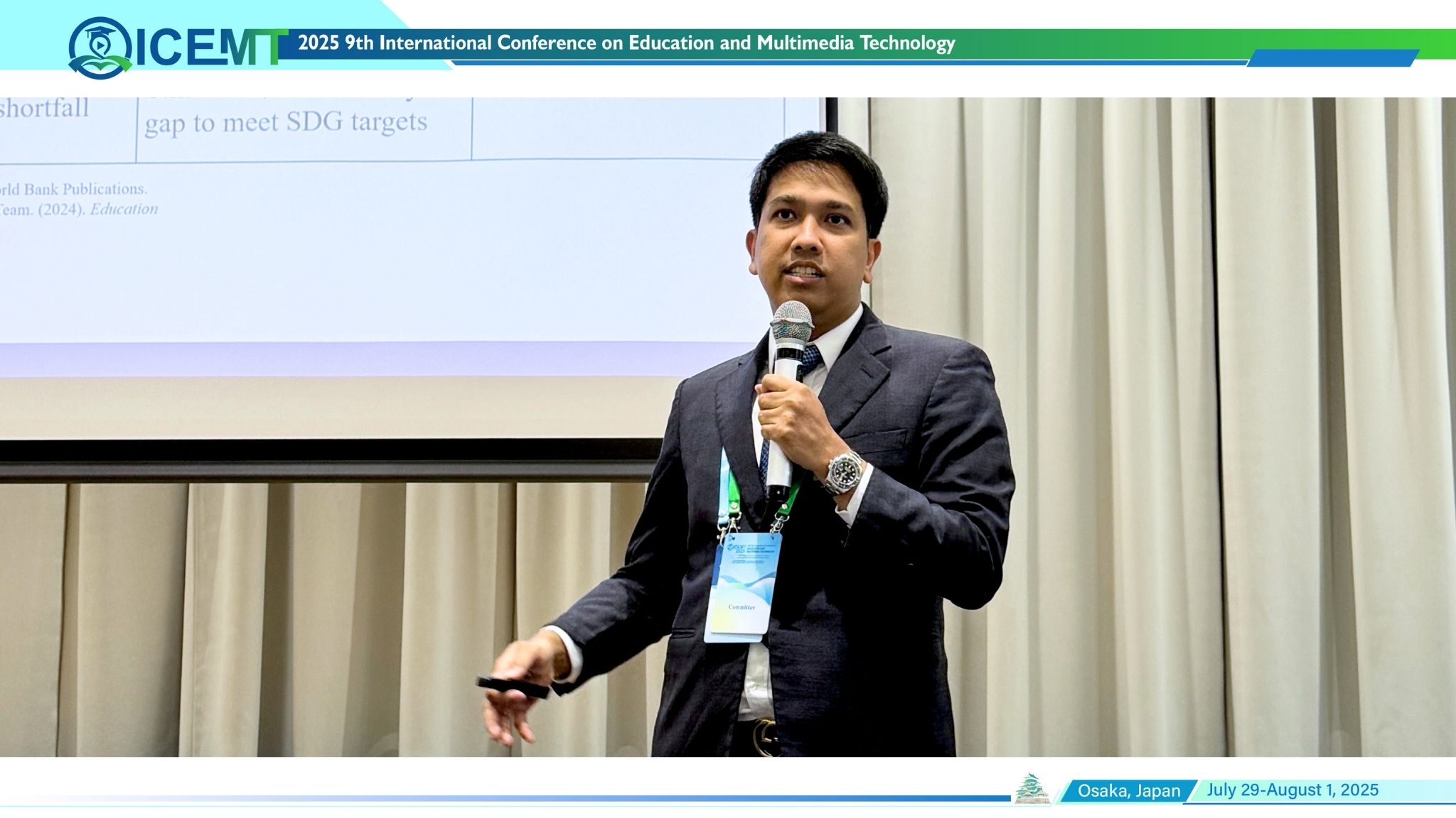 Panel Speaker 4